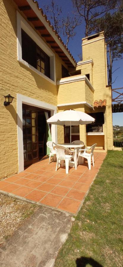 Pino Dorado Aparthotel Manantiales Luaran gambar